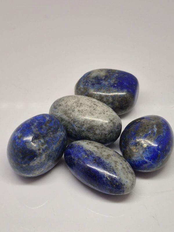 Lapis lazuli otoczaki